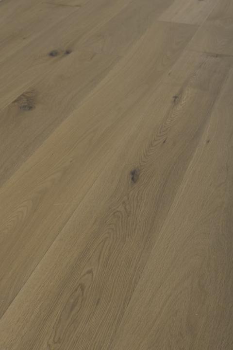 Parquet MERLOT vieilli à la main, fumé huilé gris