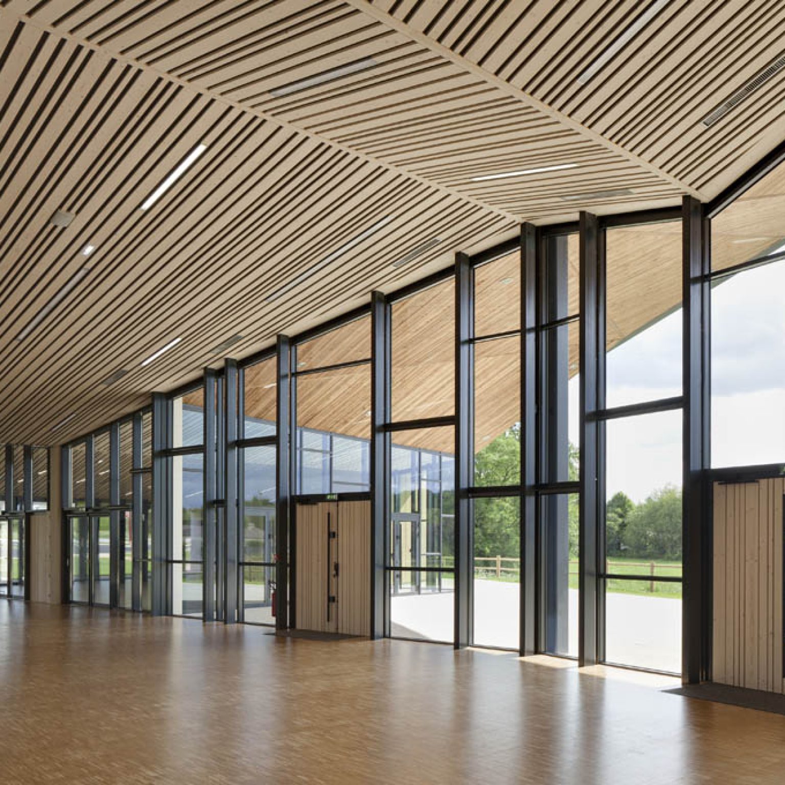 Rénovation du parquet de la salle des fêtes Saint Léger sous Cholet